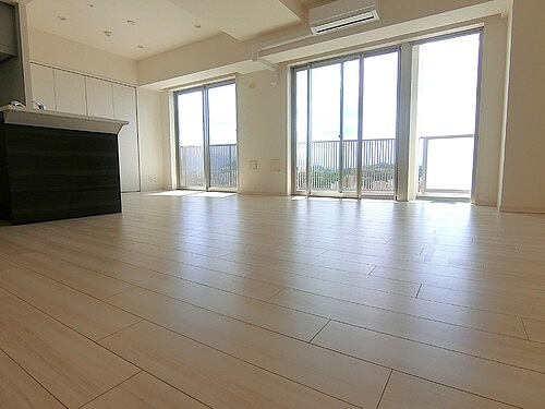 シティトリエ京橋の居間・リビング|リビング・ダイニング　※2023年9月撮影