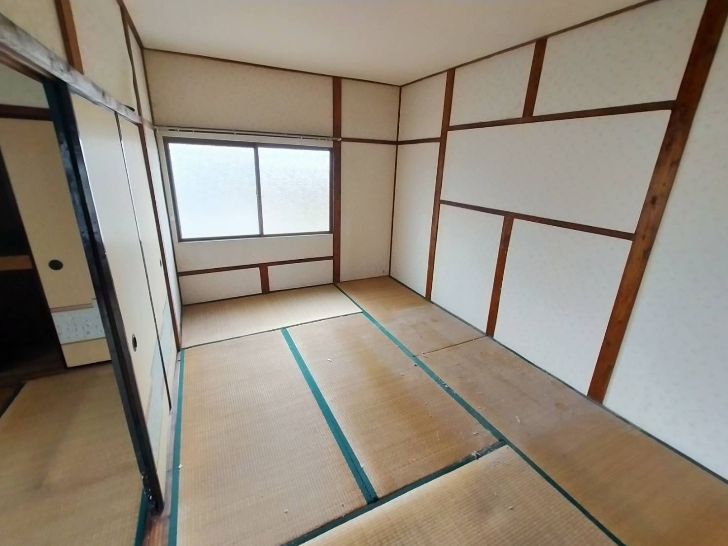 西条市大町837-9の和室