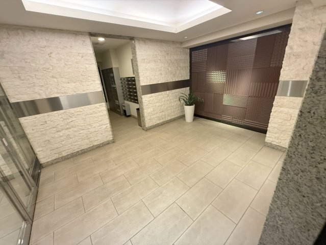 日神パレステージさいたま新都心のエントランス|共用部・エントランス