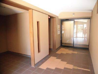 アール四条大宮（旧：キャトルセゾン）のエントランス