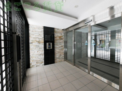 【エントランス】 | エスカーサ大阪WEST九条駅前