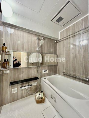 【駐車場】 | 宇喜田ホームズ | 【敷地内駐車場】最新の空き状況や費用などの詳細は担当スタッフまでお問い合わせください。