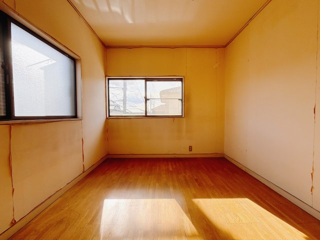 【中古戸建】前橋市前箱田町の洋室|■2階洋室｜子供部屋のメリットは「自立心を養うことができる」「自分で整理整頓できるようになる」そして、お子様が成長した際には「プライバシーを確保できる」といい事だらけ♪