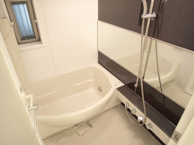 ＣＩＴＹ ＳＰＩＲＥ日本橋の浴室|コンパクトで使いやすいお風呂です