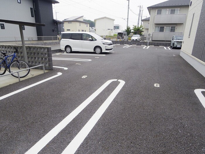 Grand Rise Tsukuba　D棟の駐車場