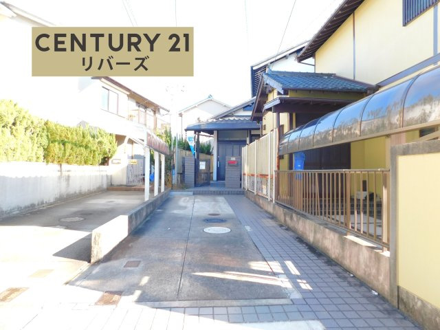 あま市七宝町秋竹四町田の中古一戸建の前面道路含む現地写真|☆２０２５年１０月リフォーム済☆　　いつでもご案内出来ます♪（お問合せ当日、平日、水曜、夜間の見学でもＯＫ）　敷地５２．３１坪　駐車２台ＯＫ　広い庭スペース♪　全室南向き６．０帖以上！　周辺環境充実♪