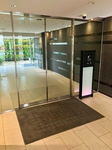 リストレジデンス桜新町のエントランス