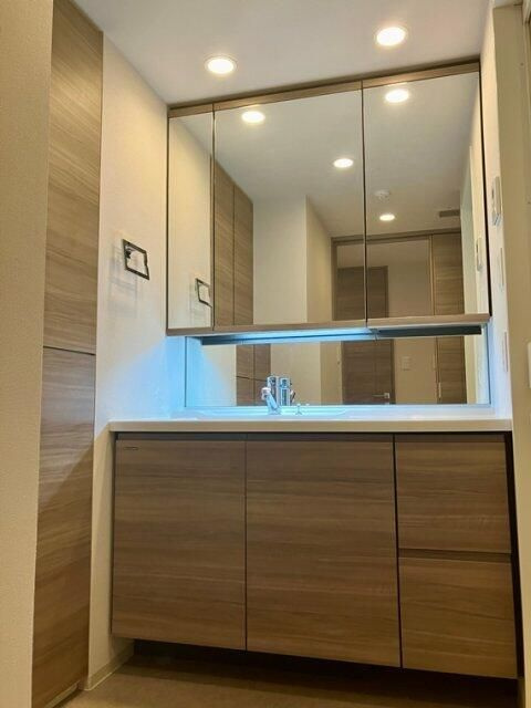 リストレジデンス桜新町の洗面所