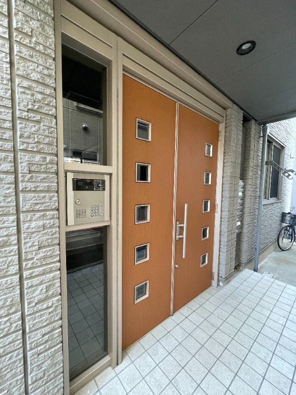 プレミア・エステートのエントランス|オートロックあり