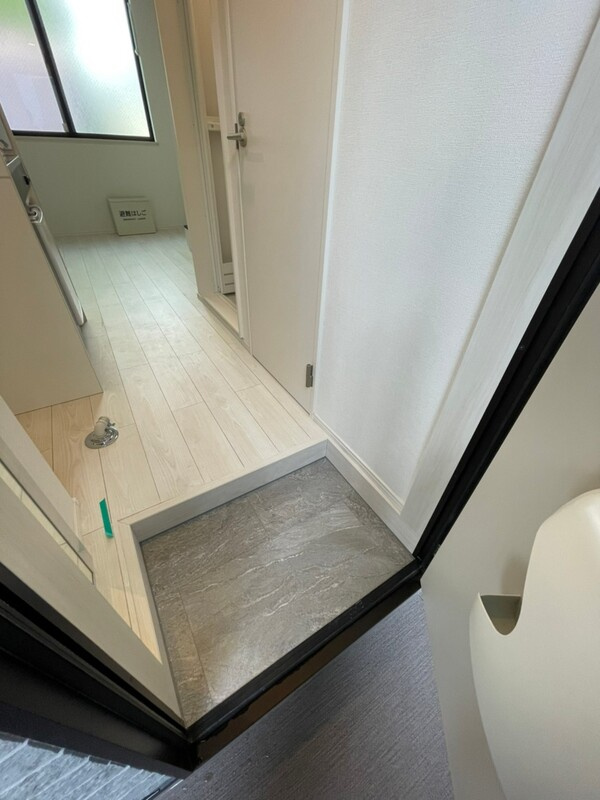 LEDミラージュの玄関