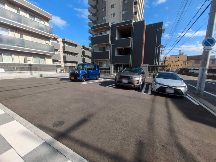 D-Crinum白銀Iの駐車場