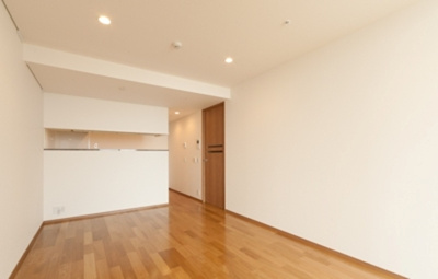 【居間・リビング】 | グランドターミナルタワー本八幡 | ※写真は同タイプ住戸です。