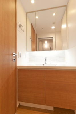 【洗面所】 | グランドターミナルタワー本八幡 | ※写真は同タイプ住戸です。