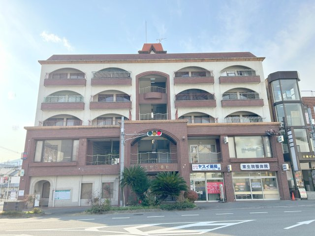 東生駒8番館＜メディカルビル＞の外観