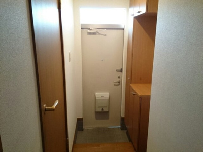 【玄関】 | 石井ハイツⅢ | ゆったりとした玄関です