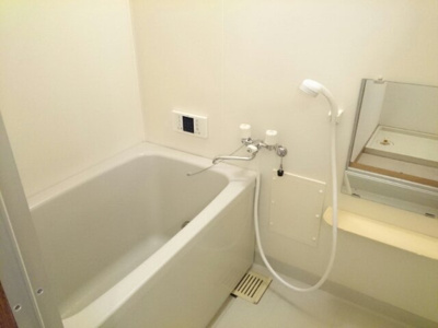 【浴室】 | 石井ハイツⅢ | 日々の暮らしに欠かせないお風呂です