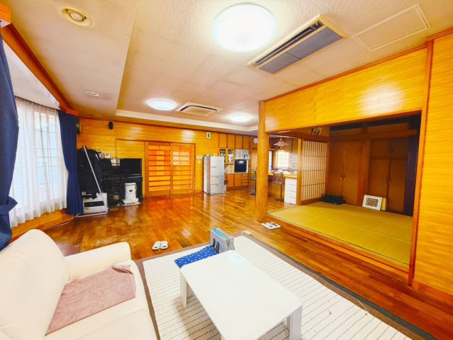 古家有　館林市大街道中古住宅の居間・リビング