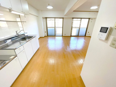 【居間・リビング】 | エクセル中央　６０２ | ※内観写真は従前契約者様がご入居前（2023.5）撮影分・準備中