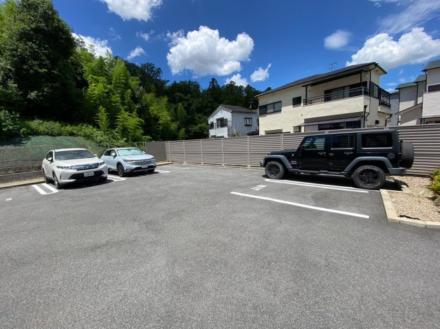 ヒルズ奈良鳥見の駐車場