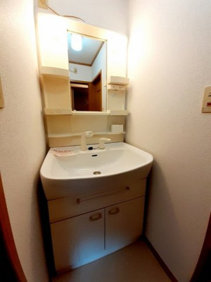 【洗面所】 | ボナール・ヌーボゥー | ゆったりとスペースのある洗面所