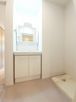 【洗面所】 | リバーサ | ゆったりとスペースのある洗面所