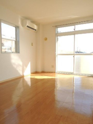 【居間・リビング】 | ニューシティ大箸 | ゆったりとした居間です