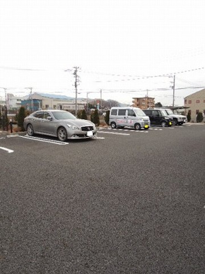 【駐車場】 | リアンクレア | 車をお持ちの方に嬉しい駐車場付きの物件です
