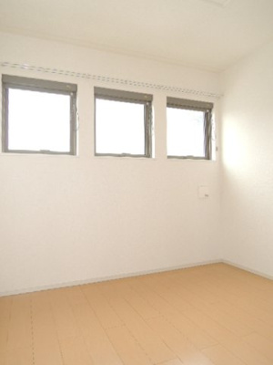 【内装】 | ミドルＢ | 明るい室内です