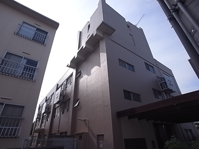 オーティス富雄の外観