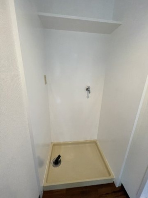 【設備】 | アーバンハイツ西淡路 | 室内洗濯機置き場です