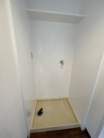 【設備】 | アーバンハイツ西淡路 | 室内洗濯機置き場です