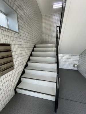 【その他共用部分】 | アーバンハイツ西淡路 | 共用部分の階段です