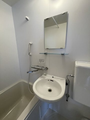 【洗面所】 | アーバンハイツ西淡路 | 忙しい朝には欠かせない洗面所です