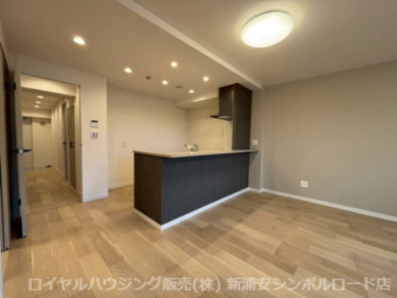 こちらの居間で趣味の時間をお楽しみください