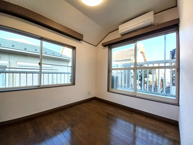 山王２丁目２２８戸建の洋室