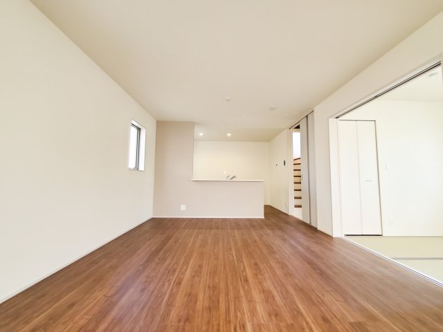 三郷市　彦糸1丁目　新築戸建　全6棟の前面道路含む現地写真|前面道路含む現地写真です