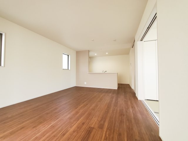 三郷市　彦糸1丁目　新築戸建　全6棟の居間・リビング|施工例です