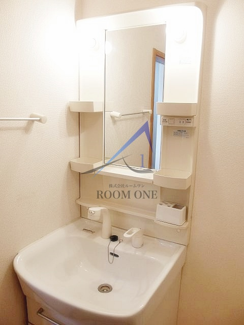 プリムヴェールⅡの洗面所|独立洗面台です。