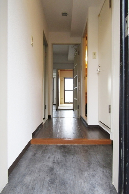 弘明寺パークコートの玄関