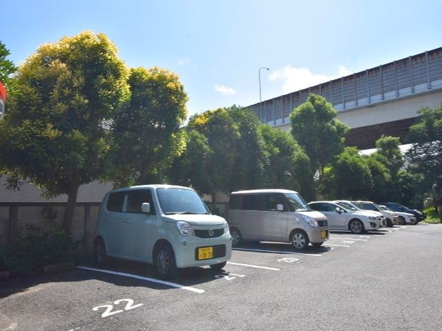 弘明寺パークコートの駐車場