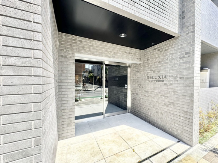 RELUXIA板橋三園のエントランス