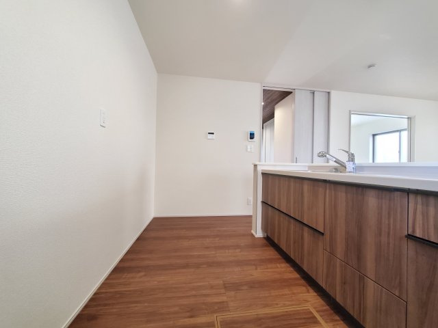 三郷市　彦糸1丁目　新築戸建　全6棟のキッチン|施工例です