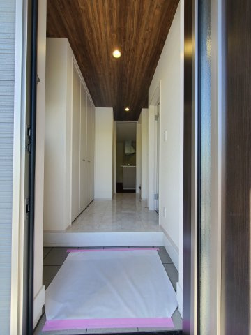 三郷市　彦糸1丁目　新築戸建　全6棟の玄関|施工例です