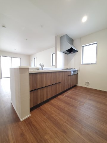 三郷市　彦糸1丁目　新築戸建　全6棟のキッチン|施工例です