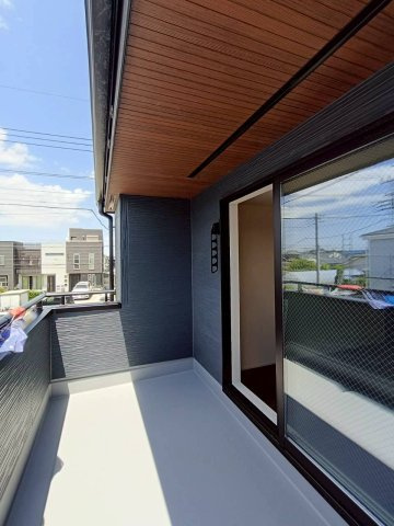 三郷市　彦糸1丁目　新築戸建　全6棟のバルコニー|暖かな日差しのふりそそぐバルコニー