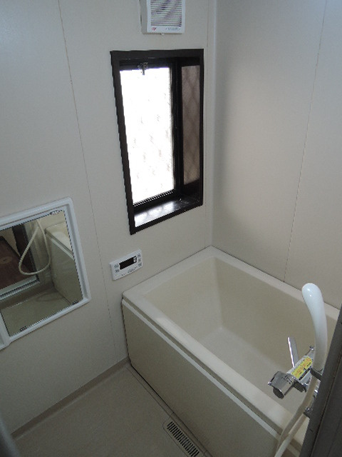 シティハイム　ヒロセＣの浴室|ゆとりあるお風呂で一日の疲れを癒しましょう