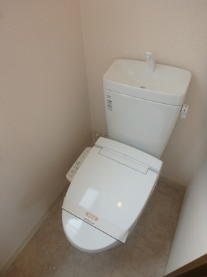 【トイレ】 | 万々戸建て賃貸 | シャワートイレ