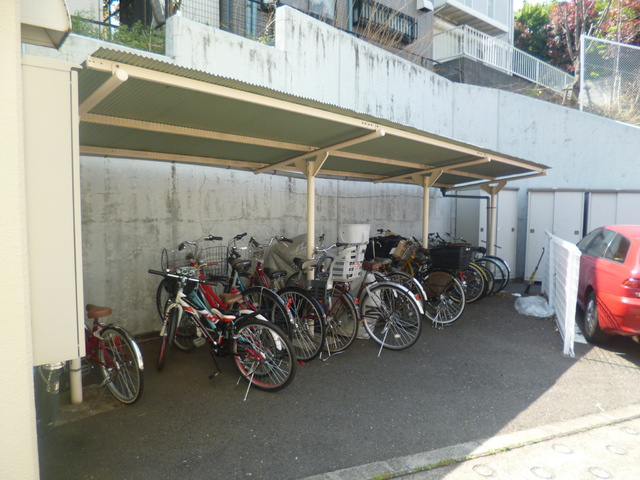 ハビタスミヤタのその他共用部分|屋根付き駐輪場