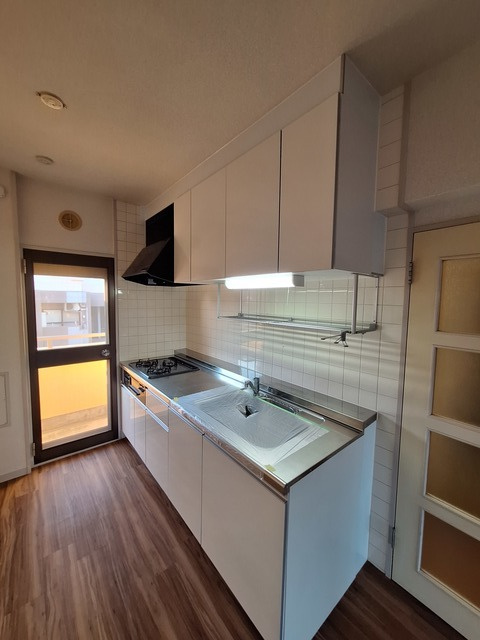 ハビタスミヤタのキッチン|料理の幅が広がるグリル付ガス３口システムキッチン