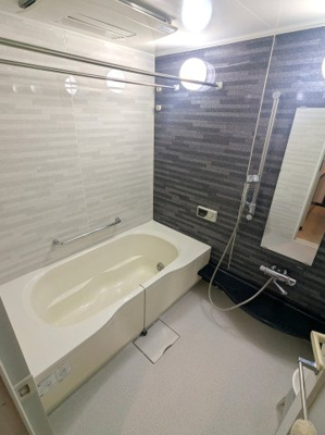 【浴室】 | ジオ彩都のぞみ丘ガーデンコートB棟 | ■広々した浴室です■浴室乾燥機■２４時間換気システムあり。